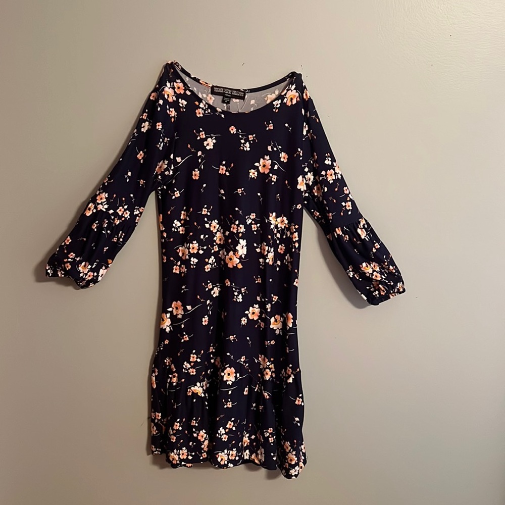 three pink hearts long sleeve floral dress. size children’s M